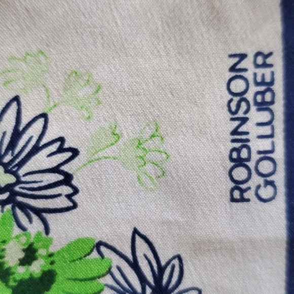 Robinson Golluber VTG scarf white and navy floral approx 21 X 21 - Picture 2 of 6